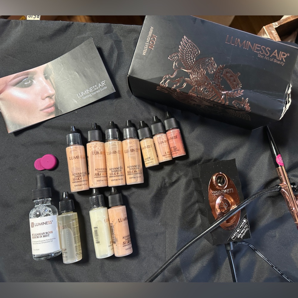 Luminess Air Icon w/products